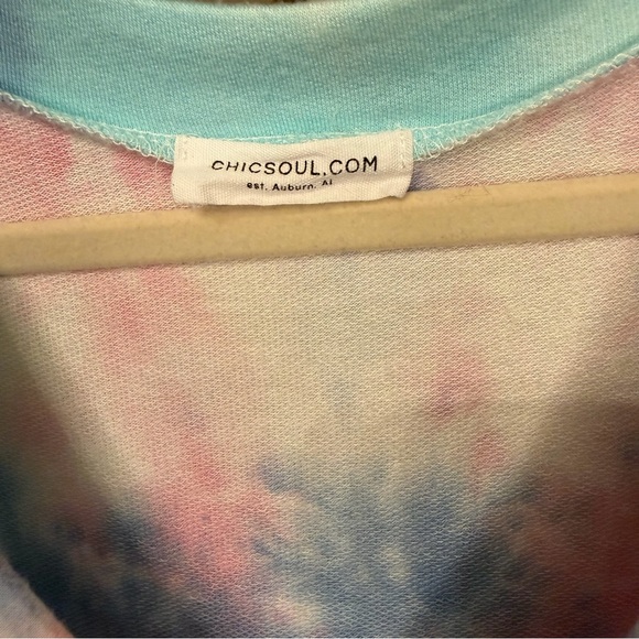 Chic Soul Tie Dye V-Neck Tunic Top - Size 2XL - Picture 3 of 4